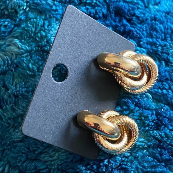 ⚜️3 for $30⚜️ Gold Tone Geometric Textured Dangle Earrings (Art Deco, Drop) - Picture 9 of 11